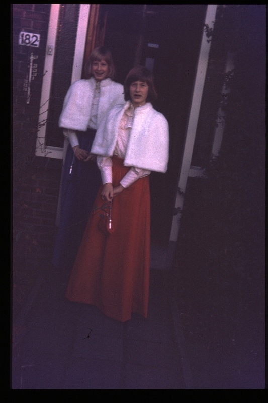 30.Delft okt 1975 Brigitte,Marion.JPG